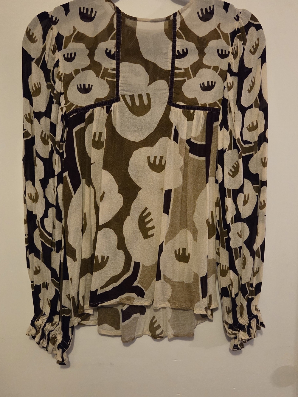 Blank London Black Floral-Print Long-Sleeve Boho Blouse in Olive & Cream